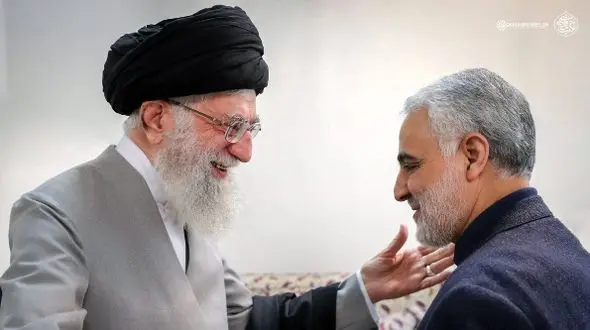 فیلم / واکنش رهبر انقلاب  به سردار سلیمانی وقتی  از واژه هرکول برای  یک جوان هیکلی استفاده کرد: این واژه که آمریکائیه به جاش...