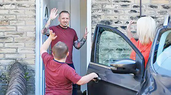 این زوج خوشبخت 16سال است که فقط روزها باهم زندگی می کنند!+عکس