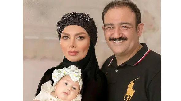 اذان گفتن جالب حامد شاکرنژاد قاری برنامه محفل در گوش دختر ناز و زیبای مهران غفوریان+ویدیو