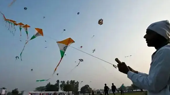  بادباک قاتل در پاکستان  گلوی کودکان و موتور سواران را می برد + قانون جدید