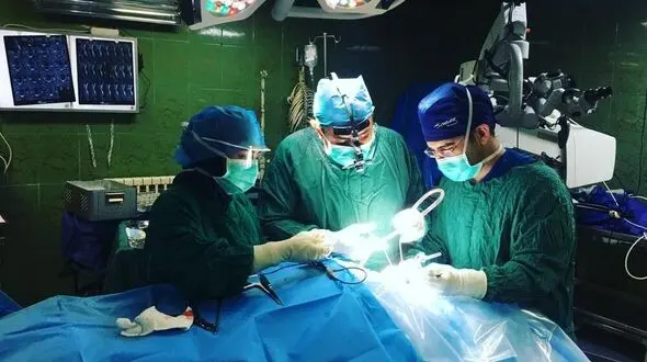 انجام نخستین عمل جراحی ترمیم کف جمجمه در تربت جام