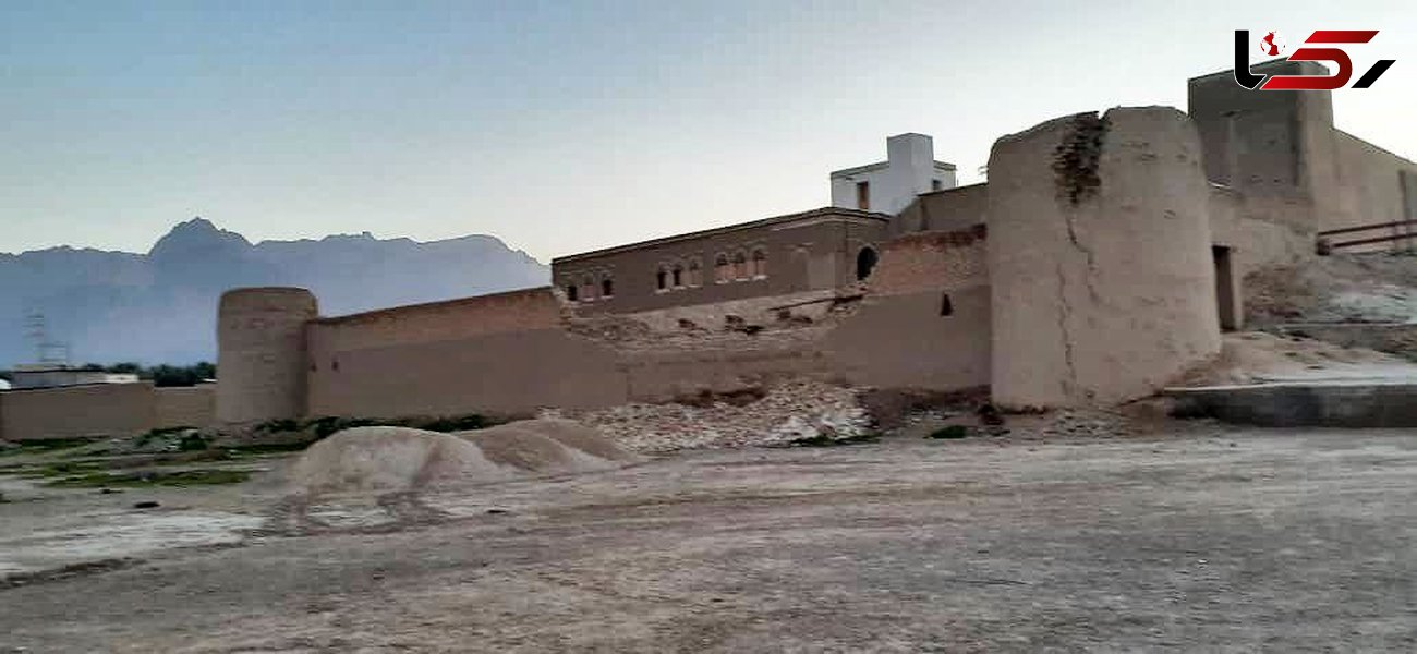 تخریب دیوار کلات بر اثر زلزله بوشهر + عکس