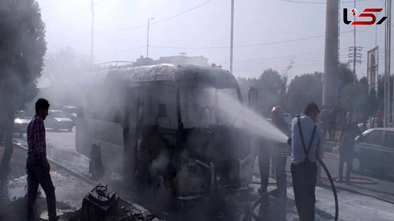 خودروی حامل کارکنان مرکز بهداشت شادگان دچار آتش‌سوزی شد