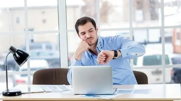 نظام کارمندی نیاز به اصلاح دارد/  چهار روز کاری در هفته، با ساختار کارمندی ایران سازگار نیست