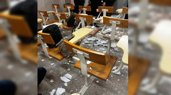 آوار شدن سقف دانشگاه رازی بر سر دانشجویان / مصدومین به بیمارستان منتقل شدند