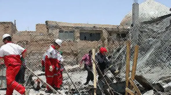 ریزش مرگبار ساختمان سه طبقه در اقبالیه قزوین/ یک کشته و دو مجروح تلفات ریزش