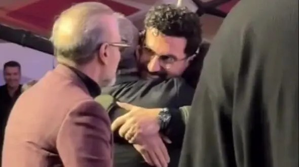 فیلم/ امیرحسین قیاسی موفقیت بزرگ در جشن حافظ را مدیون این چهره محبوب ایرانی است/ رامبد جوان بیشتر از امیرحسین از تندیس حافظ نازپرورده اش ذوق کرد!