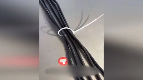 کابل‌های درهم را چطور منظم بچینیم؟ + فیلم