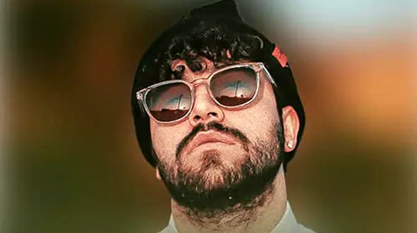 حاشه جدید جنجالی ترین خواننده ایران / تبریک شروین حاجی پور برای عید!