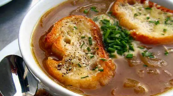 سوپ پیاز فرانسوی پیش غذایی فوق العاده لذیذ