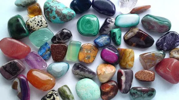 دنیای جالب سنگ ها + فیلم