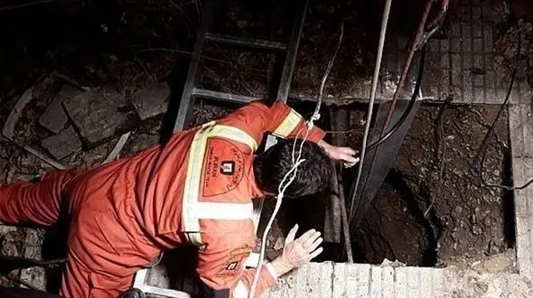 مرگ هولناک 3 کارگر بر اثر ریزش چاه + عکس