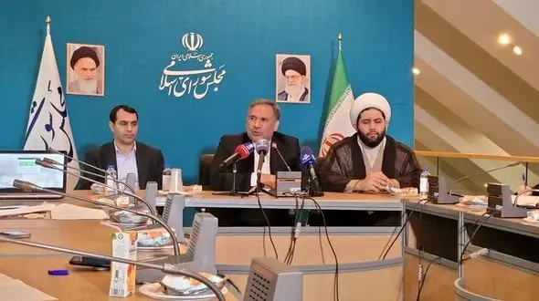 حسینی: سهمیه بنزین برای خانوارهای فاقد خودرو در گزارش تلفیق نیست