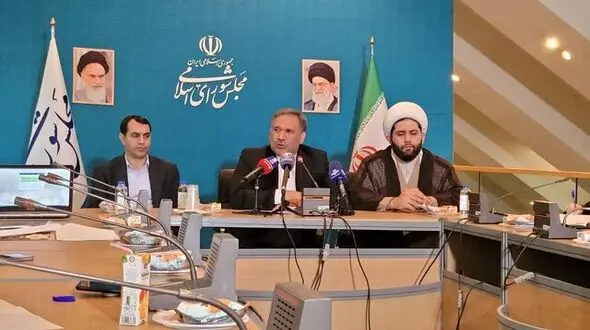 حسینی: سهمیه بنزین برای خانوارهای فاقد خودرو در گزارش تلفیق نیست