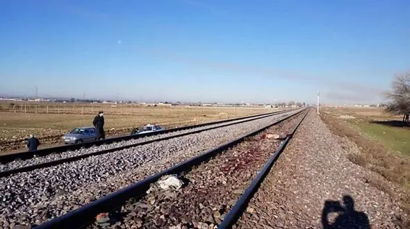 برخورد قطار تهران _ زنجان با یک مرد در آبیک + جزئیات و عکس