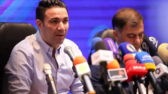 استقلال مشروبات الکلی تبلیغ کرد/ افشاگری تهیه‌کننده تلویزیون از مراسم معارفه نکونام