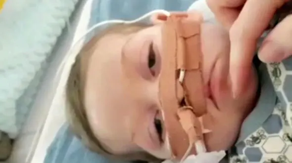  دادگاه حکم داد  کودک 11 ماهه کشته شود + عکس کودک