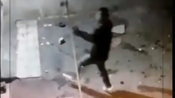 فیلم لحظه حمله اوباش با ایجاد رعب و وحشت به نسیم‌شهر