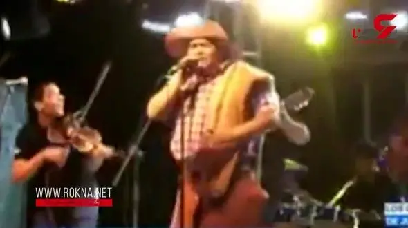 حادثه وحشتناک برای خواننده معروف روی استیج / در آرژانتین رخ داد + فیلم