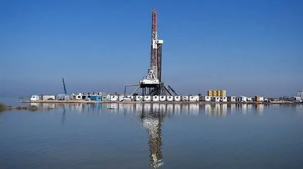 انسداد چاه‌های نفتی موقتی است/حقوق و بیمه کارکنان پرداخت می‌شود.