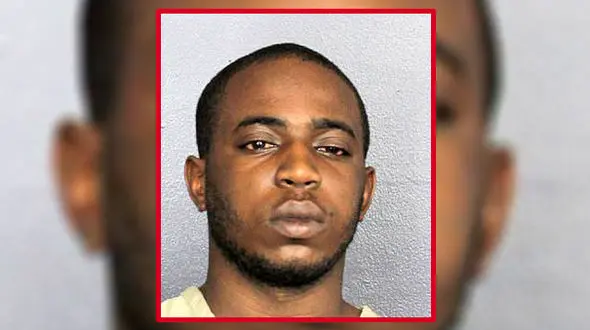 لحظه درگیری مسلحانه مرد مسافر داخل اتوبوس + فیلم و عکس