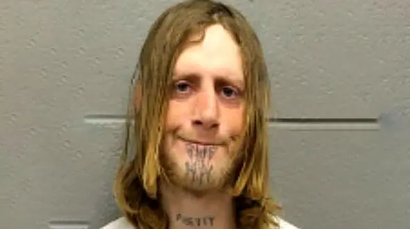 بازداشت مرد جوکرنما در تظاهرات آمریکا + فیلم