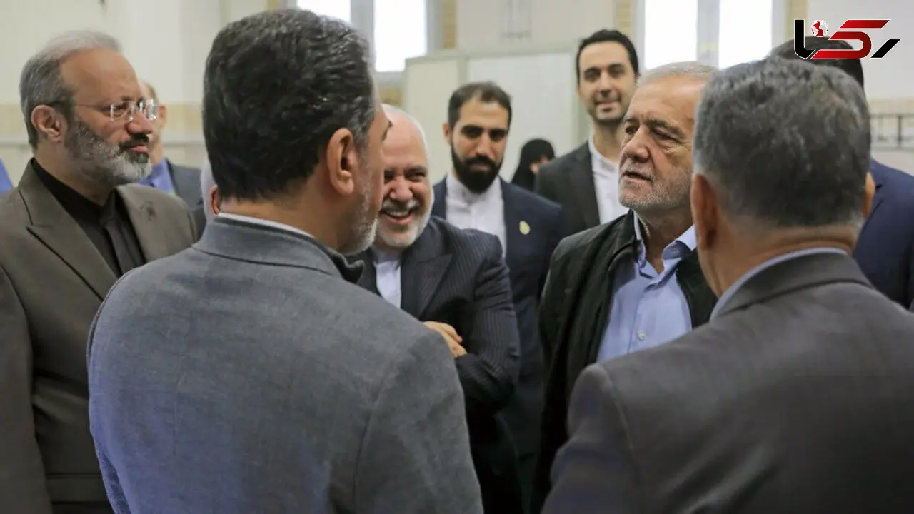 پزشکیان و ظریف از نمایشگاه پیشگامان پیشرفت بازدید کردند