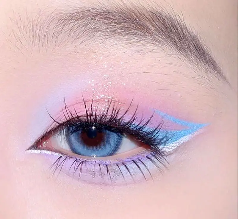 میکاپ عروسکی شاین