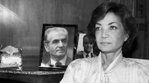 فیلم و عکس / نگاهی به جشن ازدواج اشرف پهلوی با سومین شوهرش ‌در فرانسه/ از لباس عروس اروپایی تا .../ خواهر شاه از قیافه شوهرانش خسته می شد ...