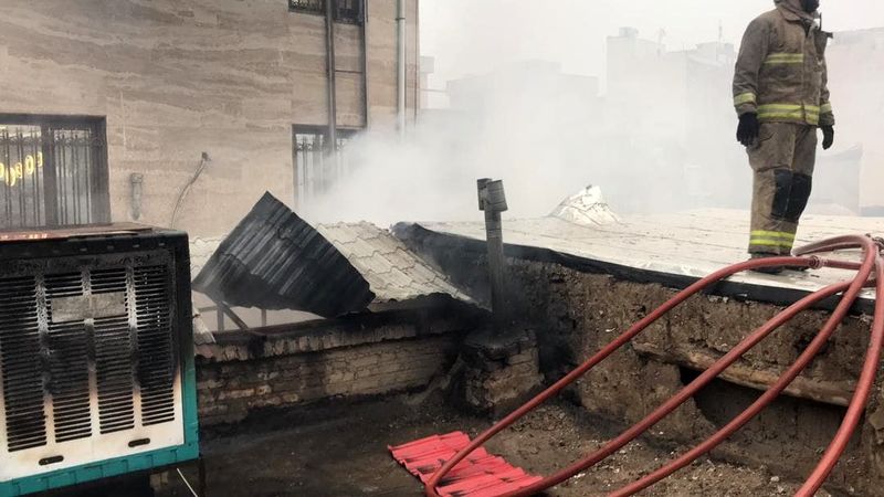  آتش سوزی در یک ساختمان واقع در خیابان خیام شمالی