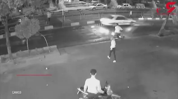 تحقیر سارق موبایل توسط یک جوان تهرانی ! +فیلم
