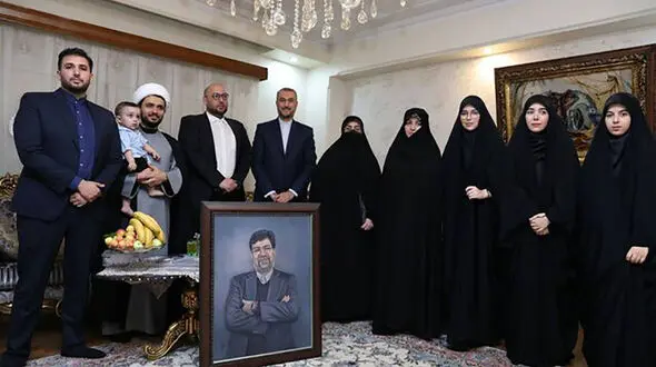 وزیر امور خارجه با خانواده شهدای دیپلمات فاجعه منا دیدار کرد