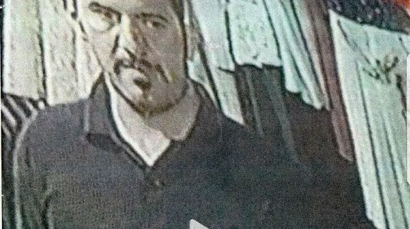 این مرد سیاهپوش را می شناسید؟ / شاید شما هم قربانی او شده باشید! + عکس 