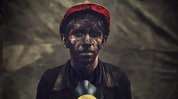 دستمزد برخی کارگران معدن ۱۴ میلیون و برخی دیگر ۲۸ میلیون تومان است / بررسی پیشنهاد افزایش حقوق کارگران معادن