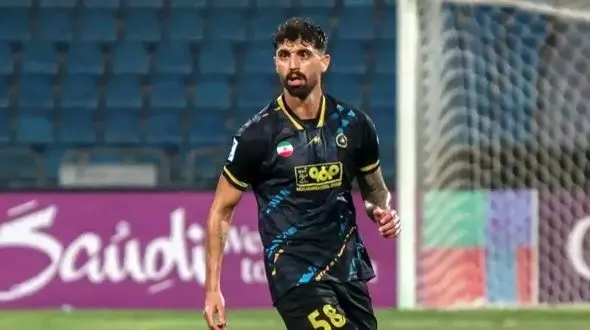 درگیر دانشگر و زکی پور با هوادار در فرودگاه! / کار به کتک کاری و کلانتری کشید!