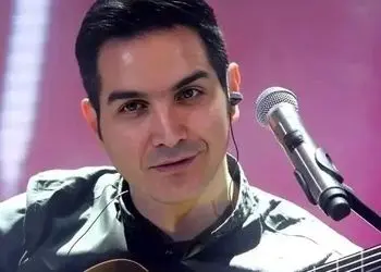 فیلم آواز خوانی باشگوه احساسی؛ محسن یگانه/ خواستن آهنگی که تاحالا نخونده بخونه گفت چشم