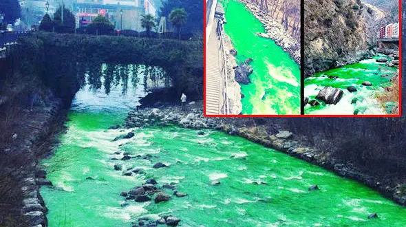 تغییر رنگ خطرناک رودخانه والیرا / استفاده از این آب  ممنوع شد + عکس