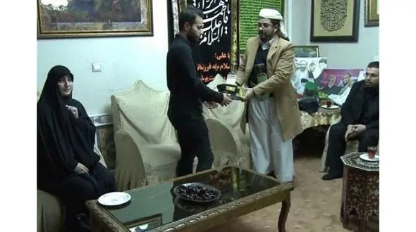 حضور سفیر یمن در منزل سردار شهید قاسم سلیمانی