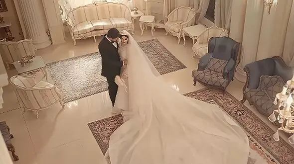 فیلم مجید واشقانی به مریم مومن نوعروس: مادرت میدونست داری پول جمع میکنی؟ /  مگه بابام بود که بگه بیجا کردید بچه من این کارو نمیکنه / مگه مامانم میتونست