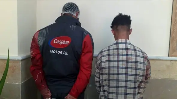 فیلم لحظه وحشتناک سرقت مسلحانه از طلافروشی ! / در مرودشت همه شوکه شدند