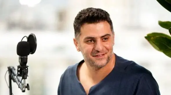 عاشقانه‌ای بی‌همتا از علی ضیا با غزل عالیجناب سعدی، سروده ای که گوش هر دلداده‌ای را به سجده می‌اندازد/ هزار جَهد بکردم که سِرِّ عشق بپوشم