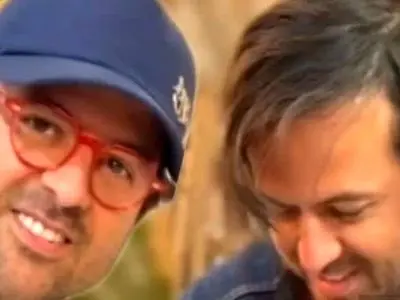 فیلم/ نگاهی به جشن تولد 45 سالگی هومن سیدی در پشت صحنه فصل دوم سریال وحشی/ دعای خیر عزیز جون «مادر جواد عزتی» پشت و پناه کارگردان کشورمان