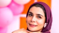 میز تولد شیک فاطمه امینی؛ “گلی مل مل” برای سالروز تولد مادرش / ایده ناب از تم تولد زیبای بهاری