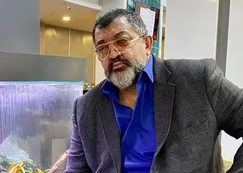 فیلم / احمد ایراندوست: با شهناز تهرانی قر می دم با ابی شامپاین باز می کنم  با پزشکیان و سردار سلیمانی هم دوستم / من کلی رای برای پزشکیان جمع کردم