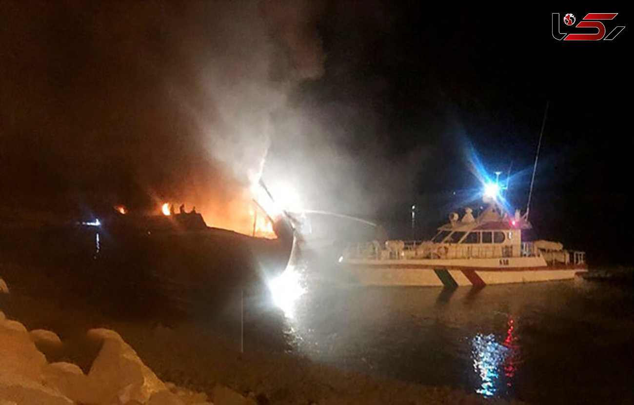 مهار آتش سوزی لنج باری در جزیره هرمز