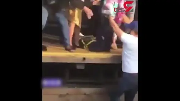 خودکشی دلخراش پدر در مقابل دختر خردسالش / در امریکا رخ داد + فیلم