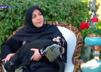 فیلم/ ذوق زدگی المیرا شریفی‌مقدم از بغل کردن بز شبیه‌سازی شده / مثل یه بچه بغلش کرده