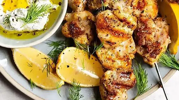 مرغ گریل رژیمی با سس سیر و لیمو