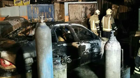 آتش سوزی یک گاراژ در شرق تهران 