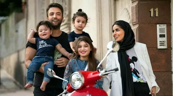 لایو عاشقانه بنیامین با دخترش بارانا + فیلم و بیوگرافی 